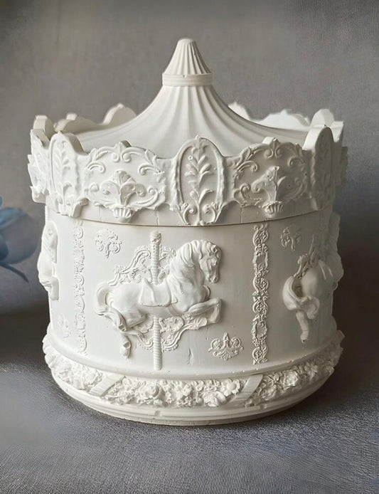 Contenitore decorativo in gesso con coperchio