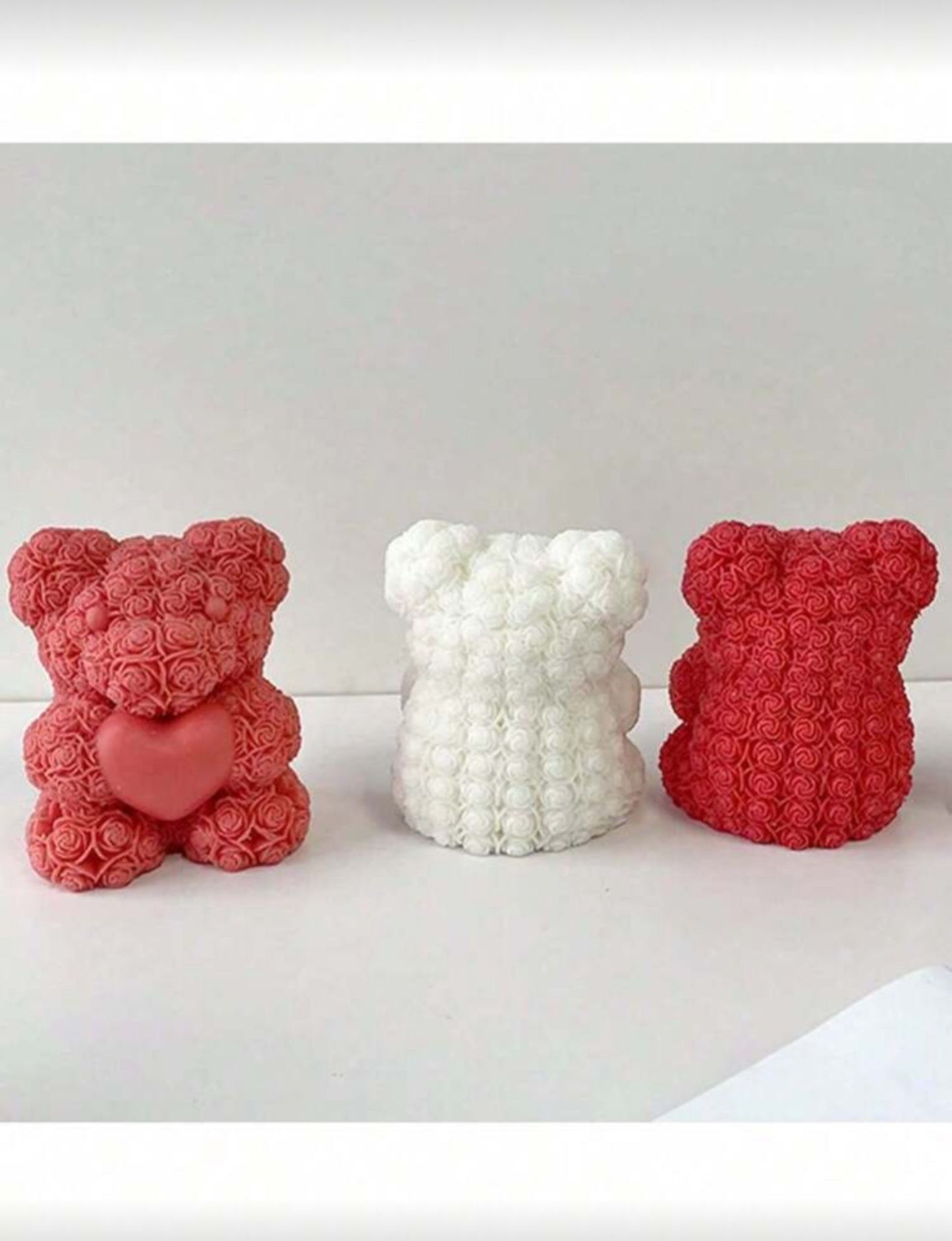 Candela artigianale orsetto con cuore in rilievo